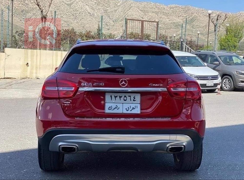 مێرسێدس بێنز GLA